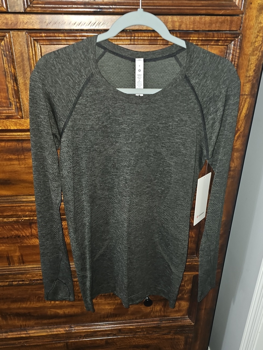 Lululemon Swiftly Tech Long Sleeve 2.0! Rare Army Green And Black Sz 8!!